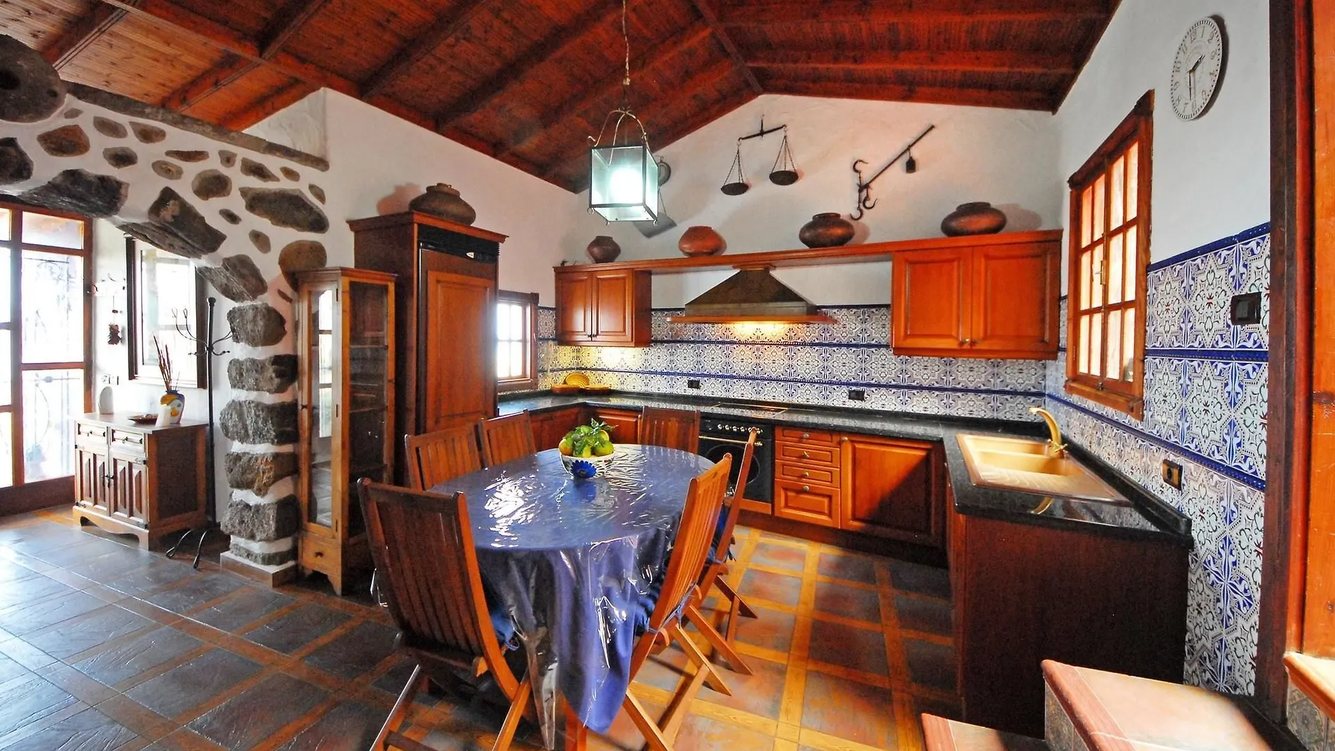 Apartment House With 3 Bedrooms In Icod De Los Vinos With Wonderful Sea View E